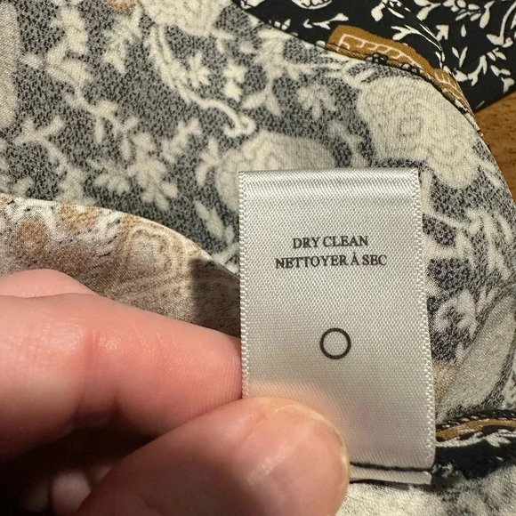 A.L.C. Silk Print Trixie Bell Sleeve Dress. Size 6 - Picture 7 of 10